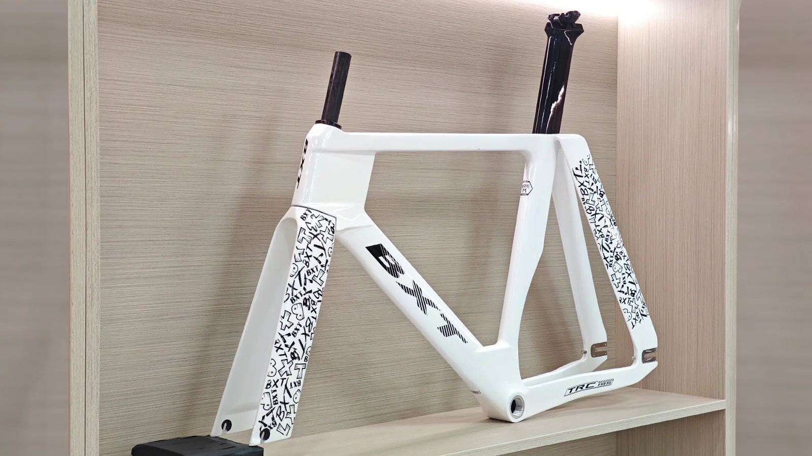 Newly launched customized carbon fiber track bicycle frame